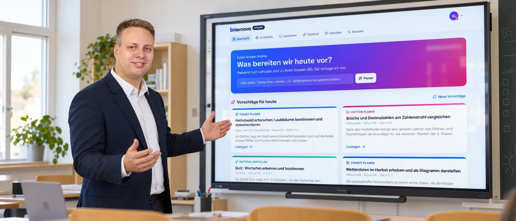 Lehrperson zeigt im Schulzimmer das Tutavio Studio mit KI-Vorschlägen aus dem Lehrplan am grossen Bildschirm